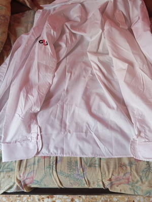 Security clothes like new, 2 shirts and 2 trousers