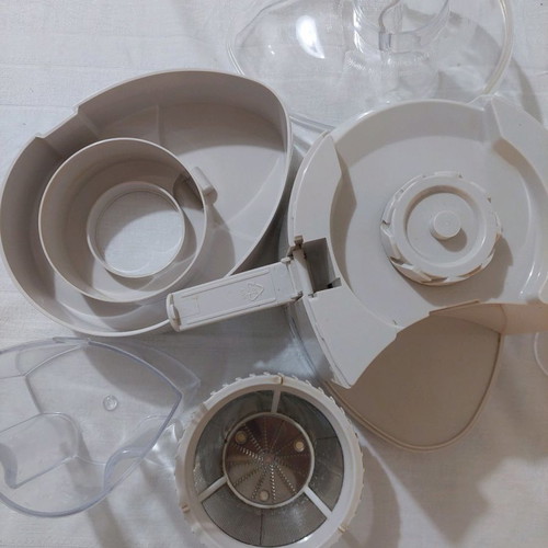 Sitram juicer and metal fruit cutter used