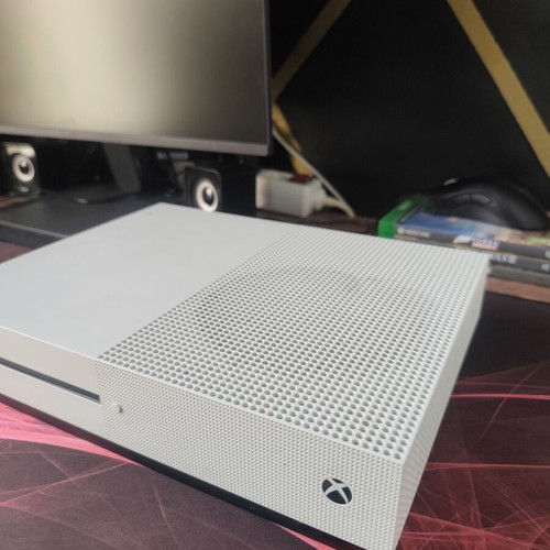 Xbox One S 1TB console used with original HDMI and power cables