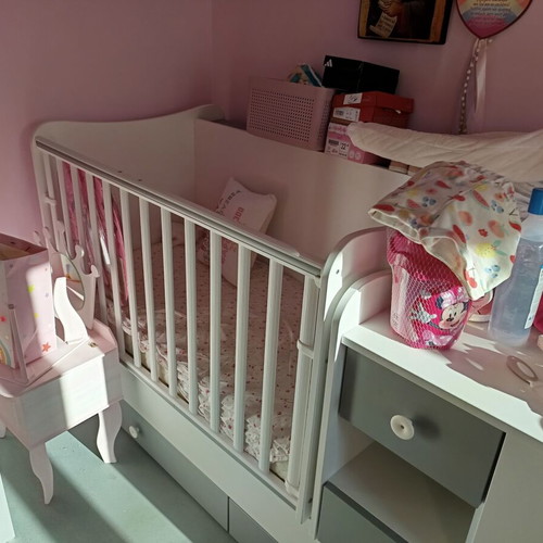 Multifunctional baby cot used 5 times