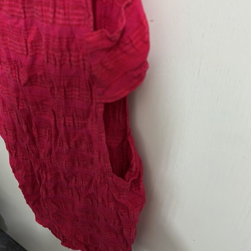 T-shirt used, red and pink