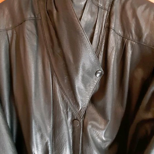 Leather black women's coat used, very large size