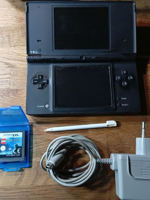 Nintendo DSi black console like new with charger, LEGO Harry Potter, stylus