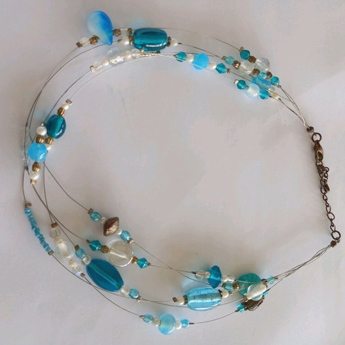 Necklace with stones and beads new, blue shades