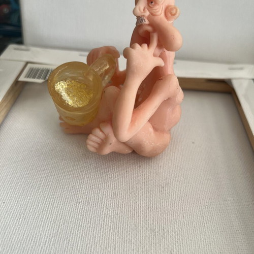 Humorous figurine