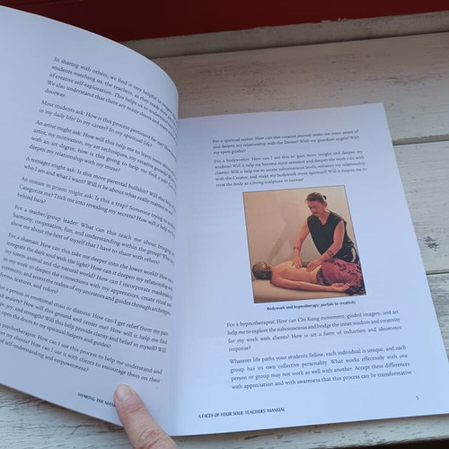 Sharing the Maskmaking Journey teacher's manual like new, English