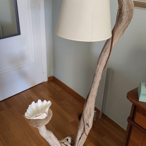 Handmade floor lamp from driftwood like new