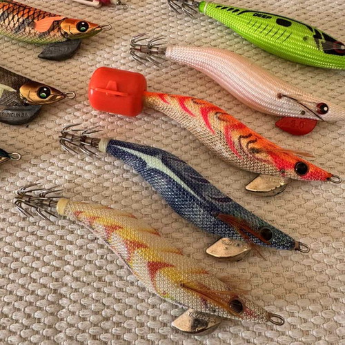 Squid jigs like new, set of 18 branded lures including Yamashita, Yo Zuri