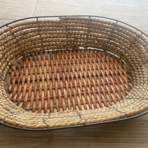 Wicker basket with metal rim