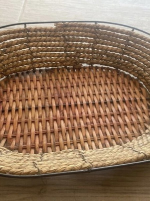 Wicker basket with metal rim
