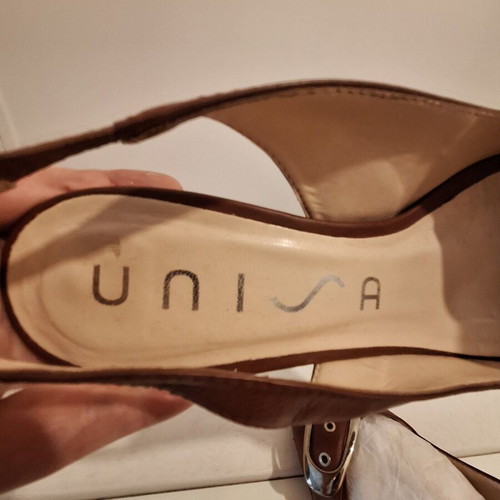 Unisa high women's sandal brown with metal buckle like new