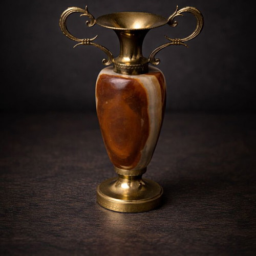Decorative amphorae like new, 13 cm height, brass and onyx
