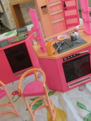 Barbie kitchen 1986 used collectible playset