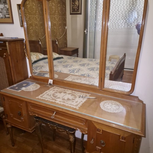 Vintage bedroom vanity with triple mirror and glass, like new
