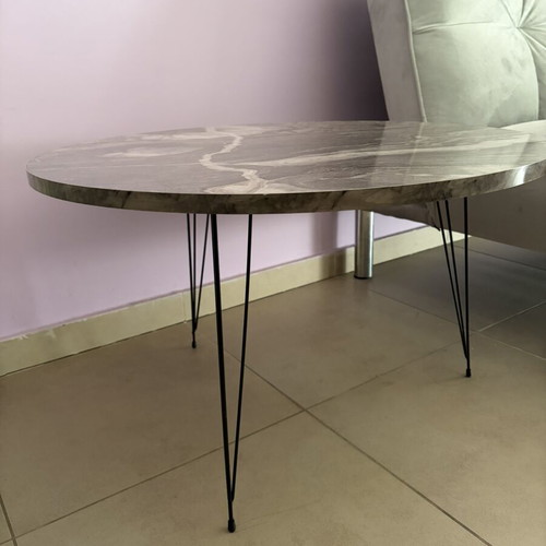 Coffee table with marble design like new