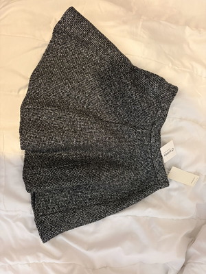 Reserved skirt size S, new, black and silver