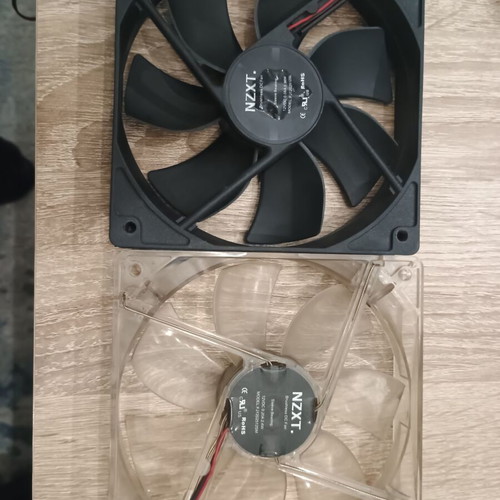 12mm Pc Fans like new, one with lighting