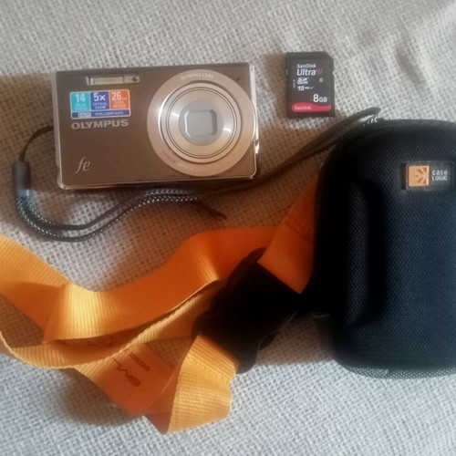 Olympus fe-5030 digital camera like new