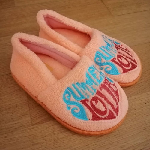 Children's slippers size 28 like new, orange winter house slippers