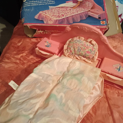 Barbie bedroom set used, vintage box