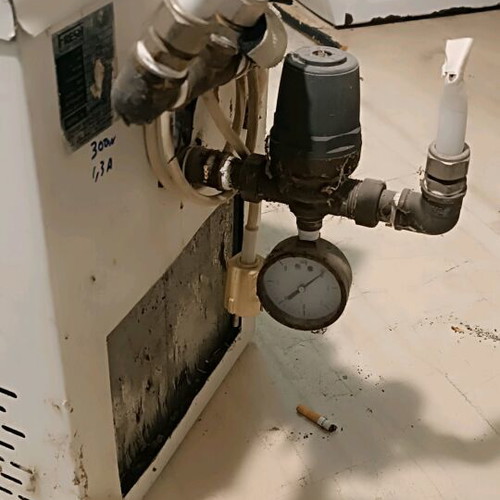 Water cooler used with all components in very good condition