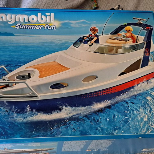 Playmobil 5205 Summer Fun Luxury Yacht like new with box