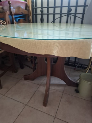 Rotonda wooden table like new, oak vintage