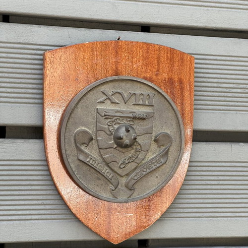 Vintage Wooden Shield of XVIII Infantry Regiment used, metal emblem 25 cm