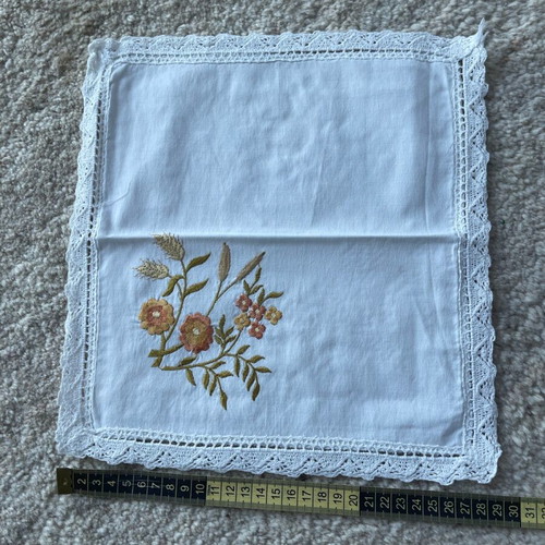 Embroidered doilies used, pack of 6, napkins