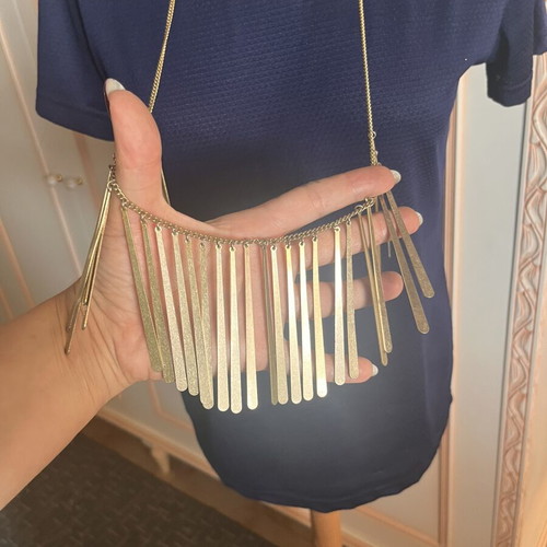 Neck Accessory Accessorize like new, gold color, minimal
