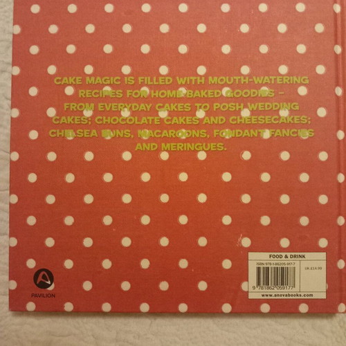 Cake magic cookbook like new in English