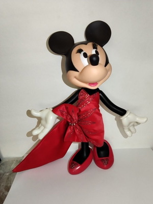 Millennium Minnie Mouse 29 cm limited edition figure