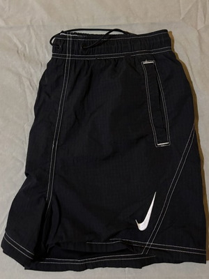 Nike shorts like new, black, size M