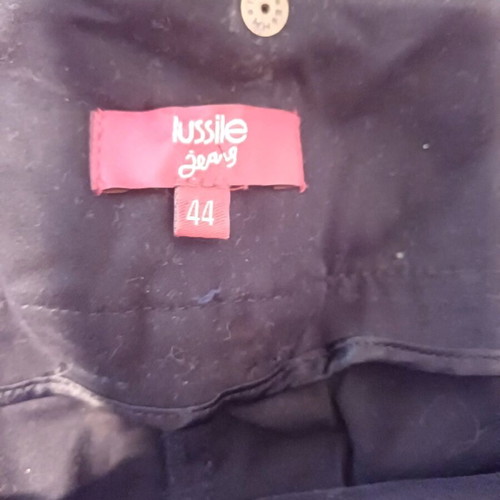 Lussile pants like new, size 44, black capri with buttons