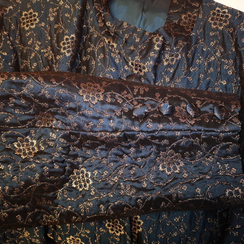 Handmade women's coat like new, embroidered with gold thread