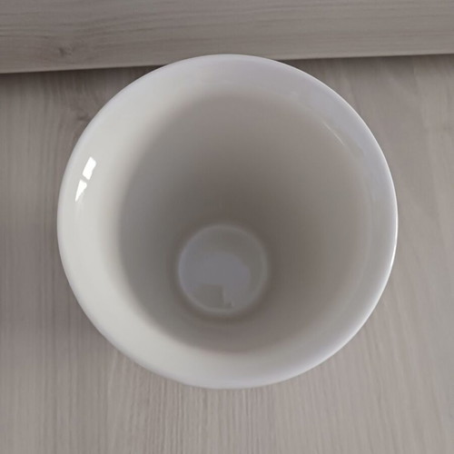 Porcelain mug new with silicone lid