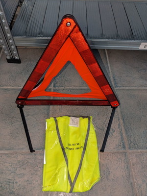 Car triangle with reflective vest new