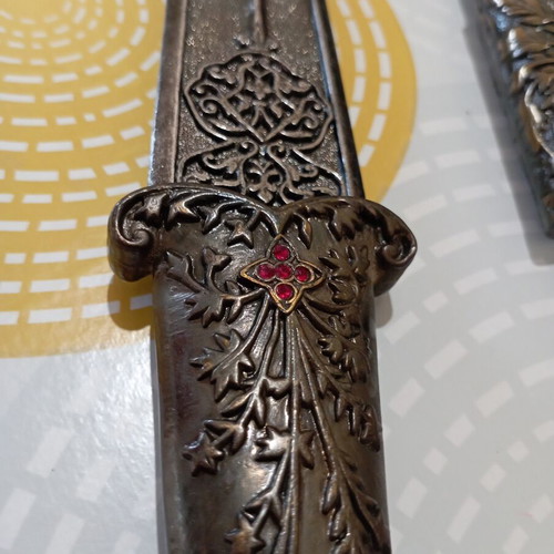 Decorative stiletto with horse head Khanjar, like new, 30 cm