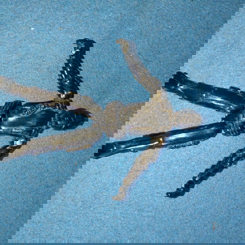 G.I Joe Snake Eyes Commando 1982 μεταχειρισμένο με σπασμένα δάκτυλα χωρίς όπλο και εκρηκτικά