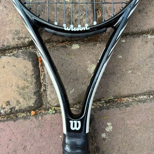 Wilson tennis racket black and white L2 284 grams