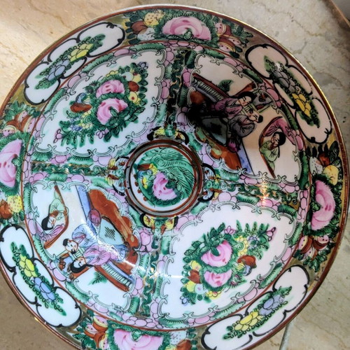 Vintage Chinese Famille Rose Medallion porcelain bowl, 18 cm