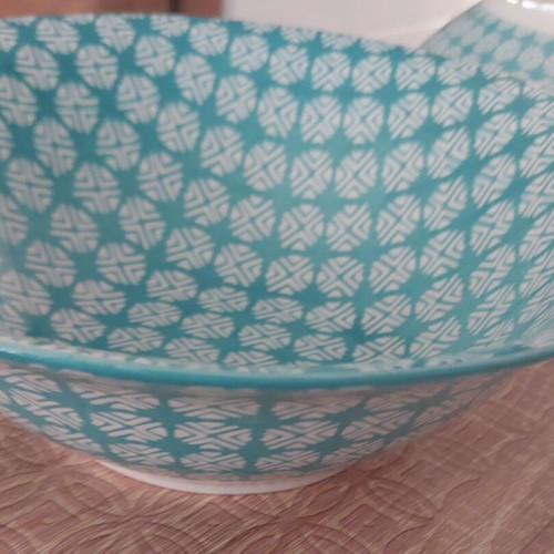Set of 6 Bowls with Two Salad Bowls Turquoise Geometric Design like new