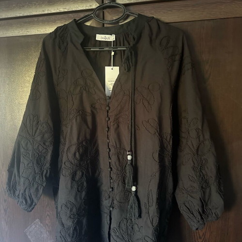 Oversized shirt black new, long with elastic on elbows