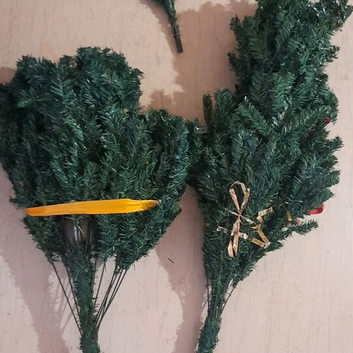 Christmas tree 3 pieces with stand, like new, 2.20 meters