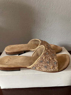 NV vintage slippers like new with embroidered flowers and rhinestones
