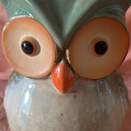 Large porcelain owl with nice colors, height 17cm