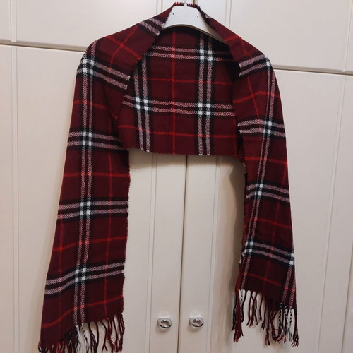 Bordeaux scarf with fringes for girls used
