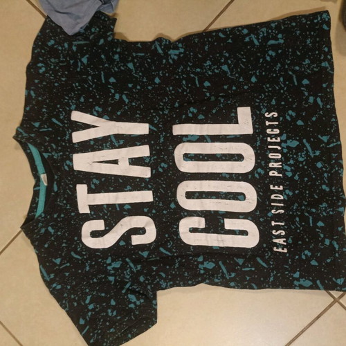 Pack of 4 used short-sleeve t-shirts for 9-year-old boy
