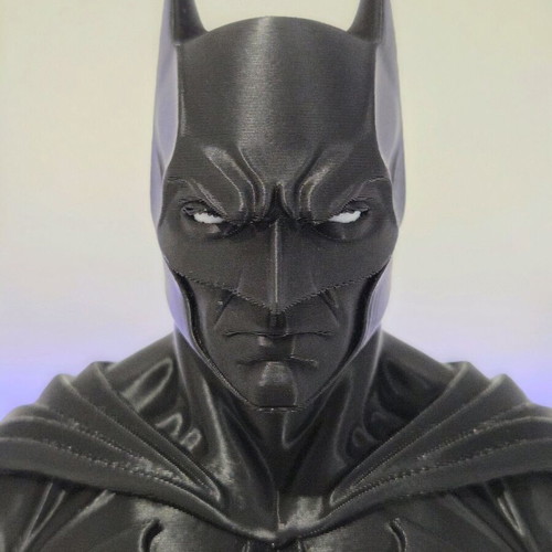 Batman bust 17cm new with keychain gift