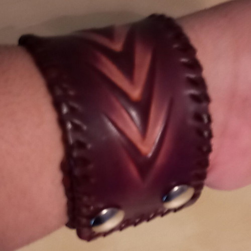 Leather unisex bracelet with turquoise stone like new, brown